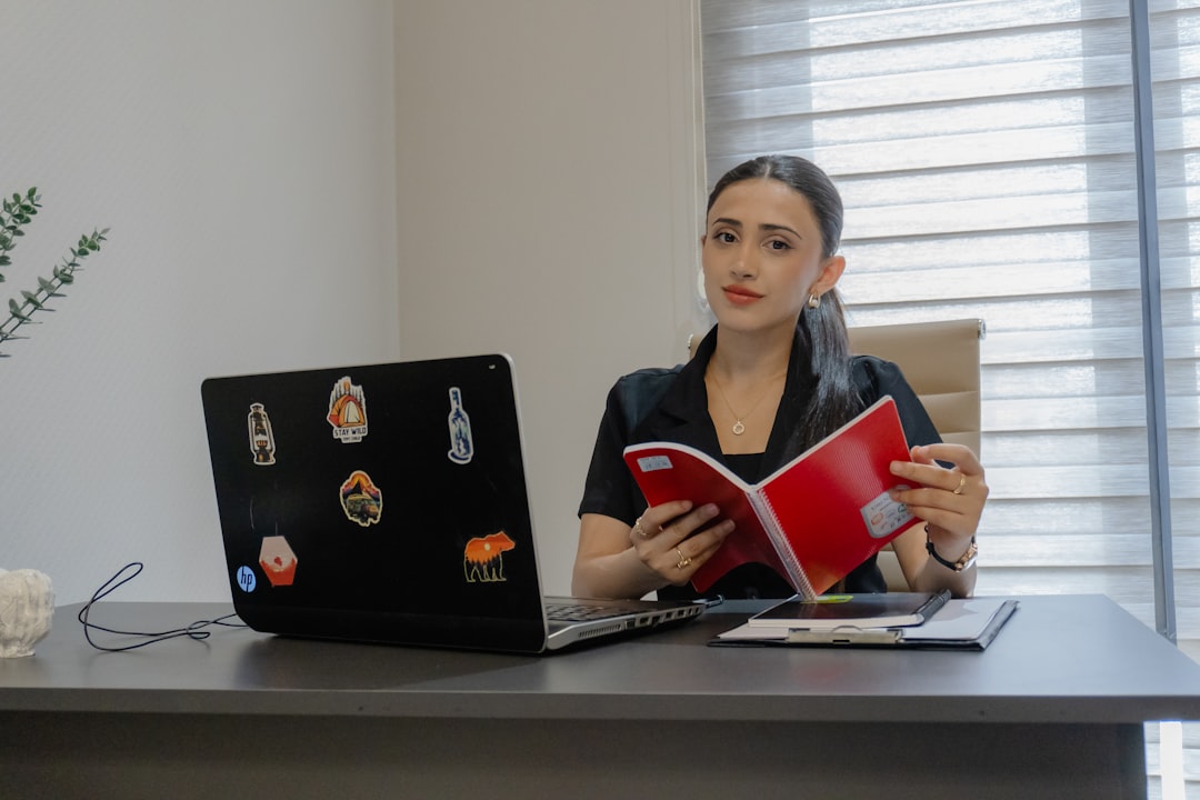 Finding the Right Online English Tutor for Beginners